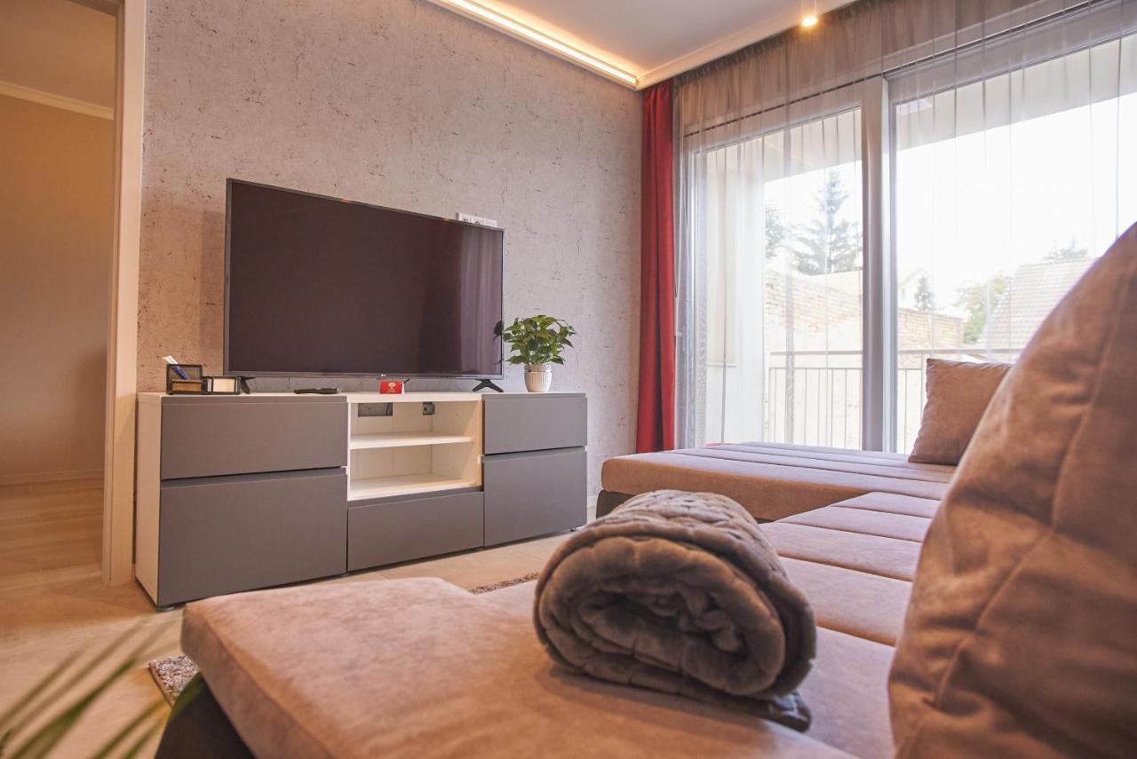 Sunlight Red Szeged Apartment Exterior foto